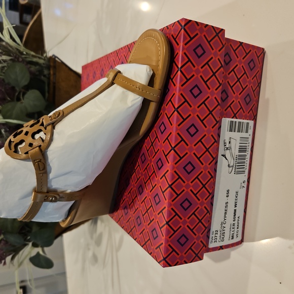 Tory Burch sandals - Picture 3 of 3